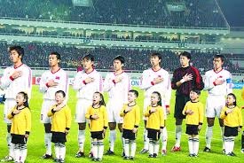 勇士惨败！巴特勒空砍30+7，库里创NBA第2神迹，鹰王狂轰23+11+6